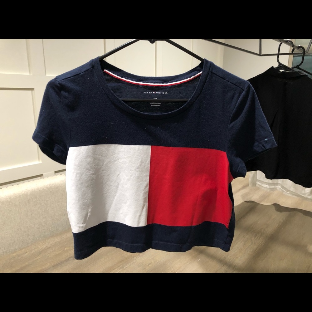 Small Woman’s Tommy Hilfiger Crop top